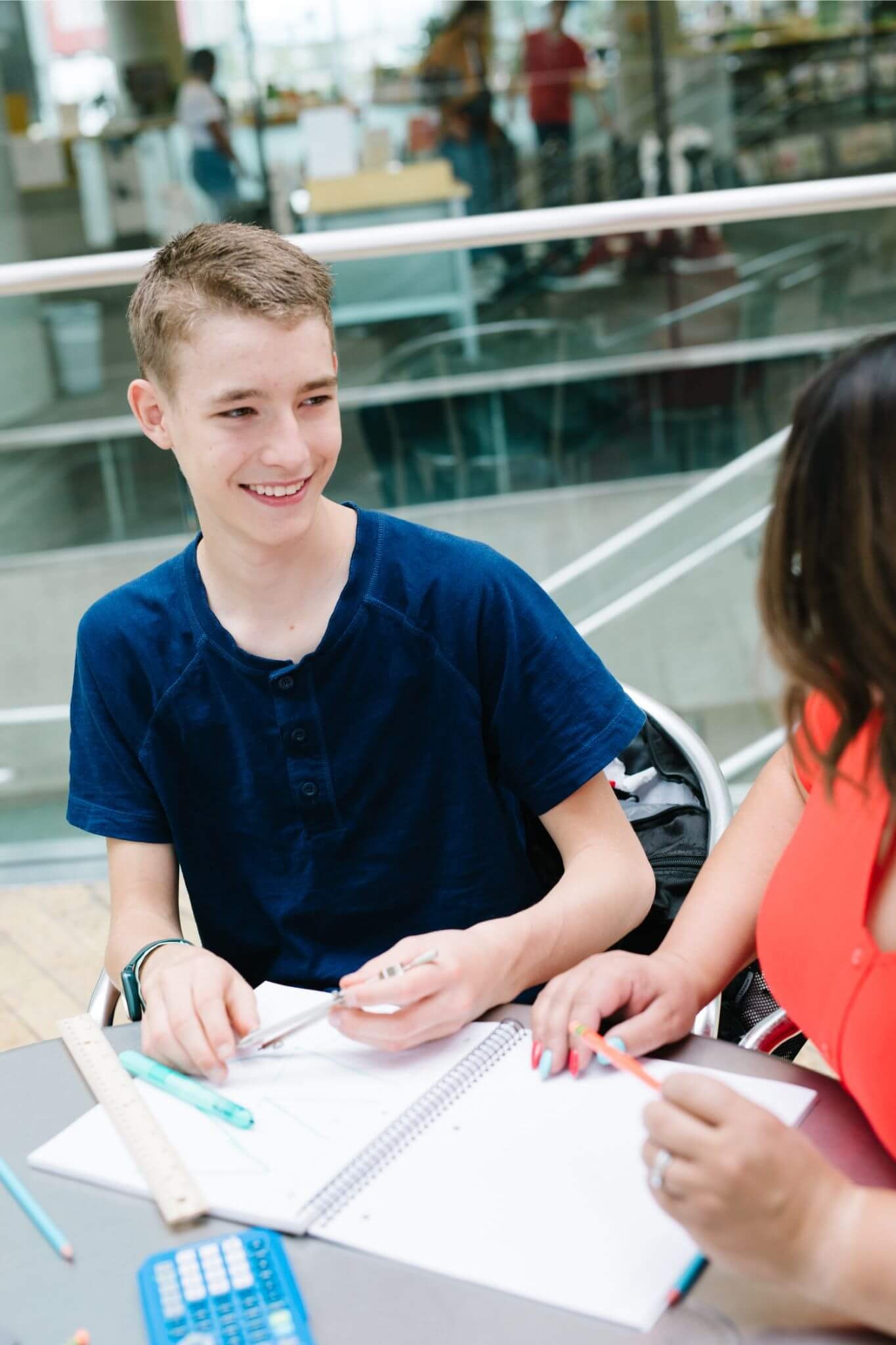 Middle school teenage student being tutored in science by Jackies Classroom in Utah
